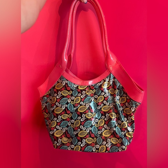Vera Bradley Frill Fan Club Handbag Happy Snails - Picture 1 of 10